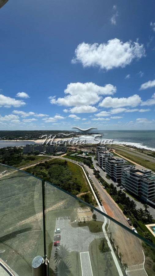Apartamento ID.72 - Venta Apartamento Surfside 3 Dormitorios Piso Alto Sin Amoblar