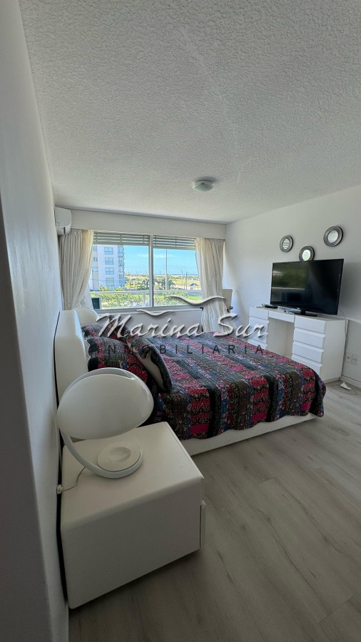 Apartamento ID.79 - Venta 3 dormitorios Playa Brava Tiburón 1