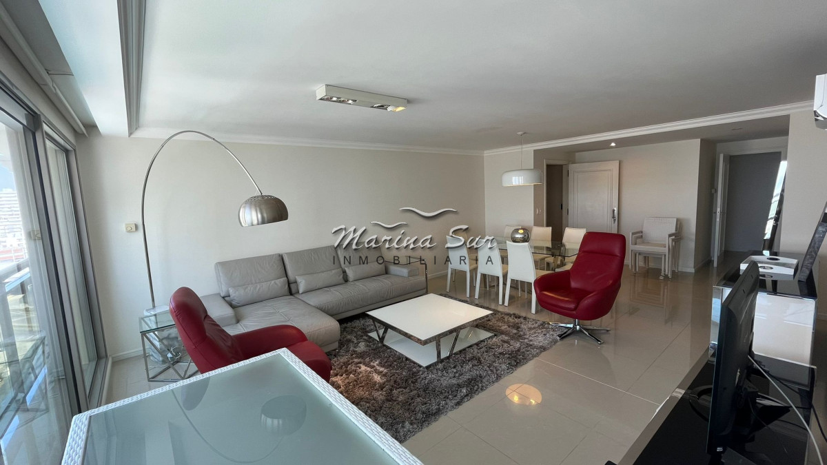 Apartamento ID.18 - Alquilo por temporada apartamento de tres dormitorios con todos los servicios del edificio Imperiale III.