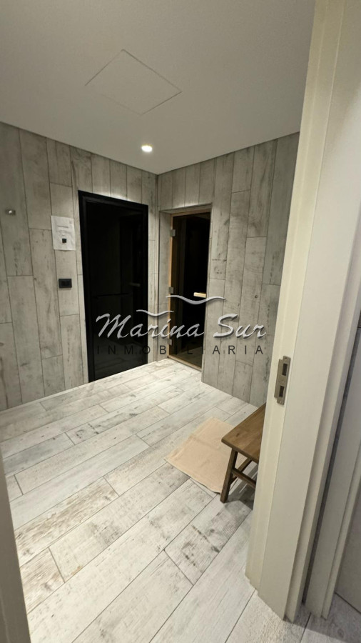 Apartamento ID.72 - Venta Apartamento Surfside 3 Dormitorios Piso Alto Sin Amoblar