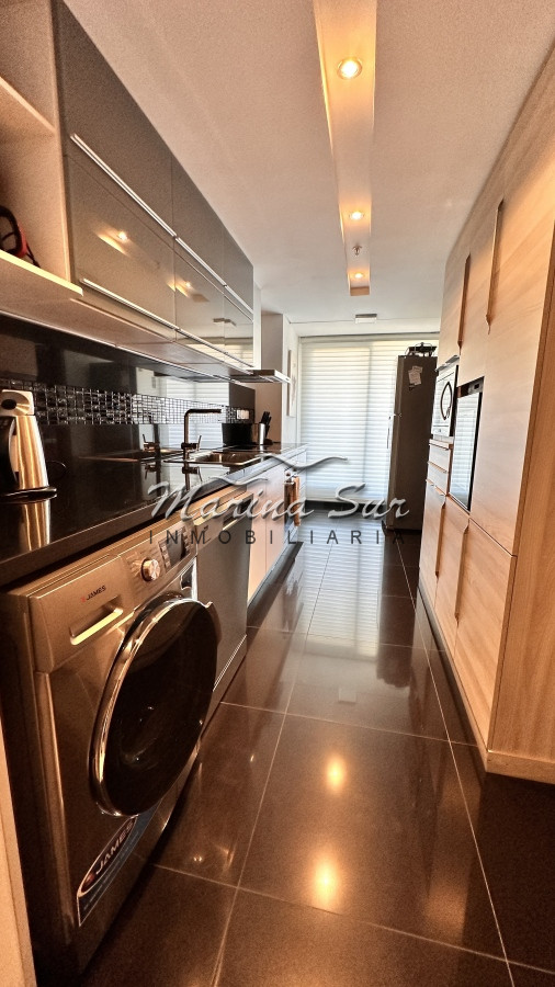 Apartamento ID.95 - Venta 2 Dormitorios en suite  mas dependencia y toilette Playa Brava 
