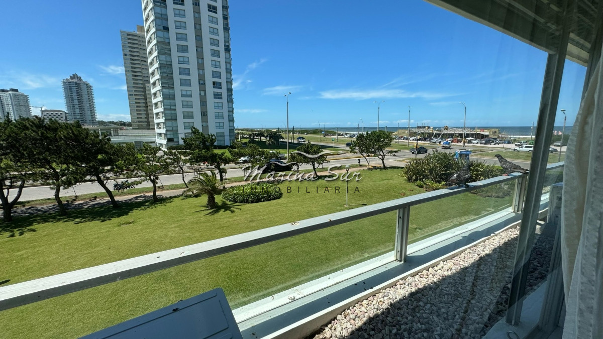 Apartamento ID.79 - Venta 3 dormitorios Playa Brava Tiburón 1