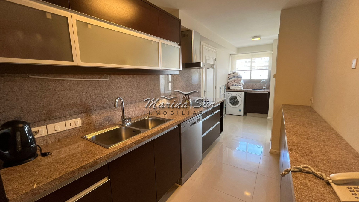 Apartamento ID.18 - Alquilo por temporada apartamento de tres dormitorios con todos los servicios del edificio Imperiale III.