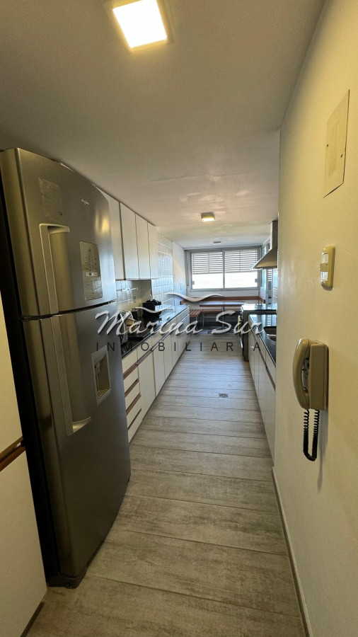 Apartamento ID.121 - Imperdible Primera Fila 3 dormitorios más servicio Alquiler de Verano
