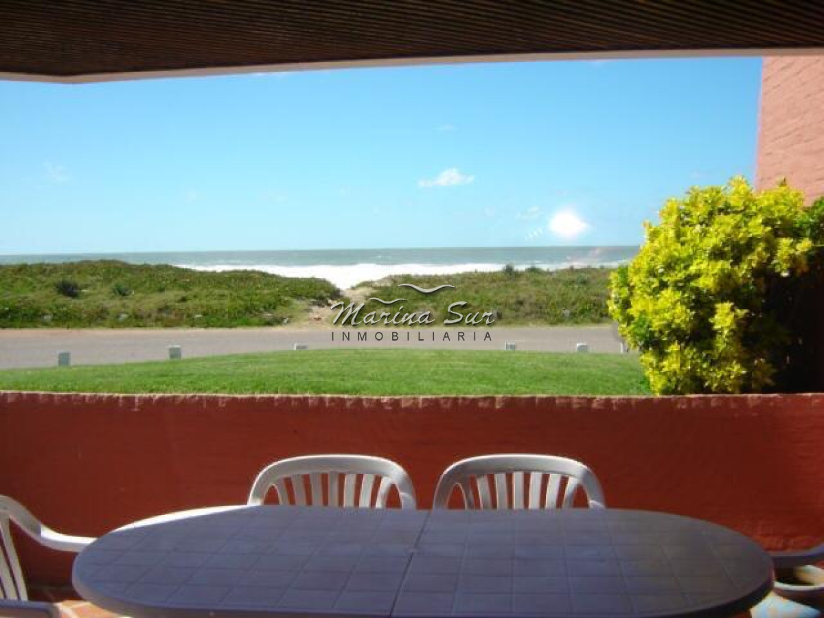 Apartamento ID.226 - En venta Edificio Barrenada Manantiales 3 Dormitorios y Servicio