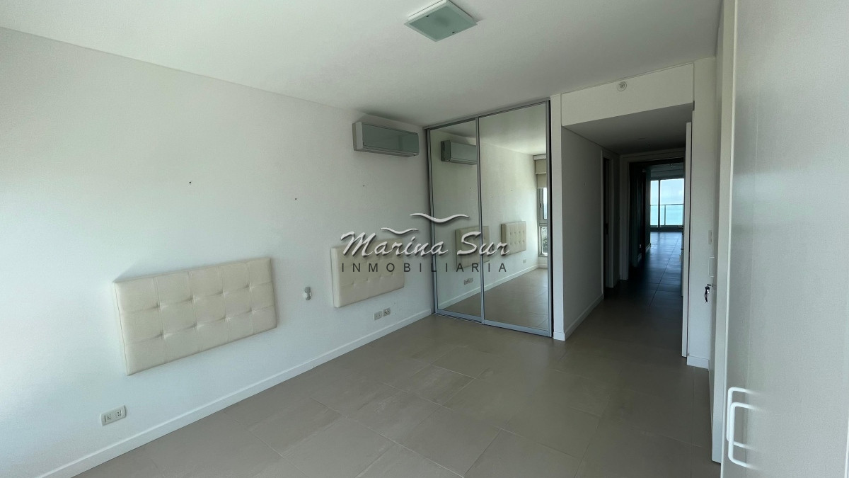 Apartamento ID.147 - Le Parc Torre ll - Increíble apartamento con vista al mar, 2 Suites y Servicio completo