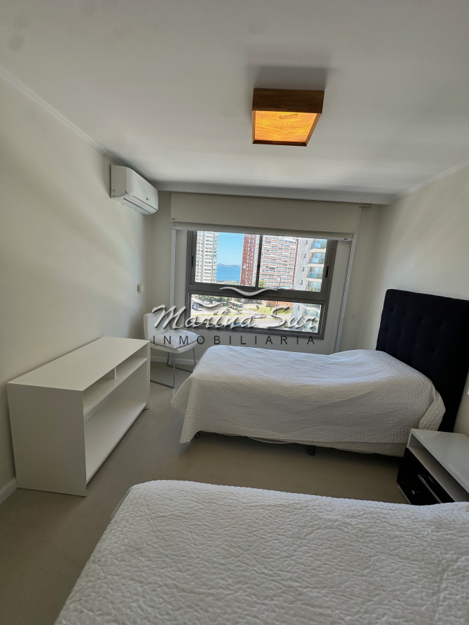 Apartamento ID.19 - Apartamento de tres dormitorios en primera fila Playa Brava, Edificio Torre Imperiale.