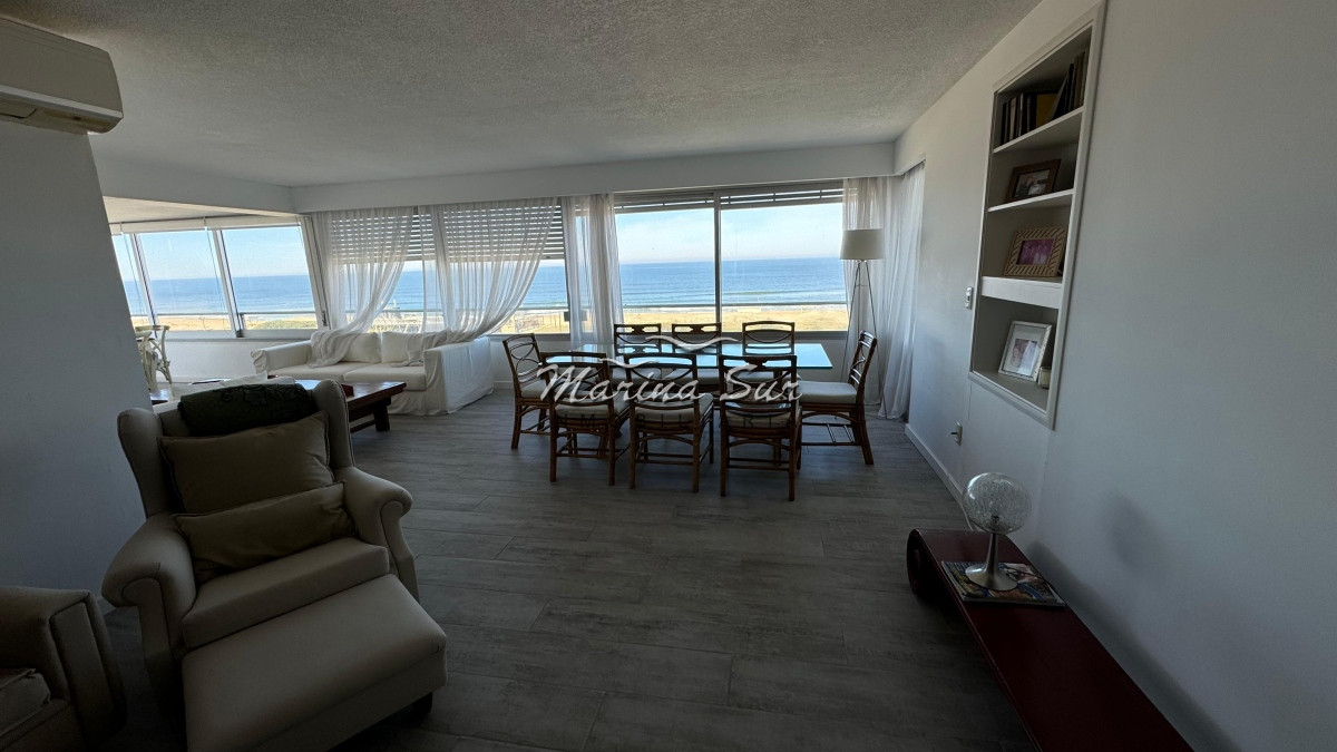 Apartamento ID.121 - Imperdible Primera Fila 3 dormitorios más servicio Alquiler de Verano