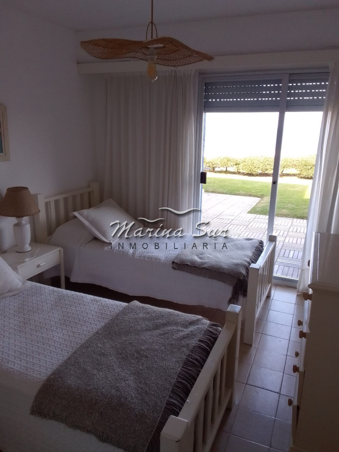 Apartamento ID.170 - Lomas de Manantiales Primera Fila 2 Dormitorios más Servicio Alquiler de Verano