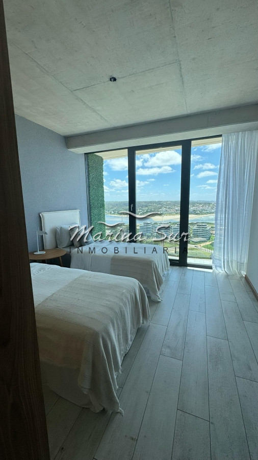 Apartamento ID.72 - Venta Apartamento Surfside 3 Dormitorios Piso Alto Sin Amoblar