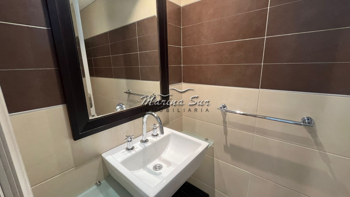 Apartamento ID.18 - Alquilo por temporada apartamento de tres dormitorios con todos los servicios del edificio Imperiale III.