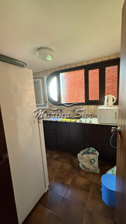 Apartamento ID.69 - Venta y Alquiler 2 dormitorios 2 baños P. 5 Playa Mansa