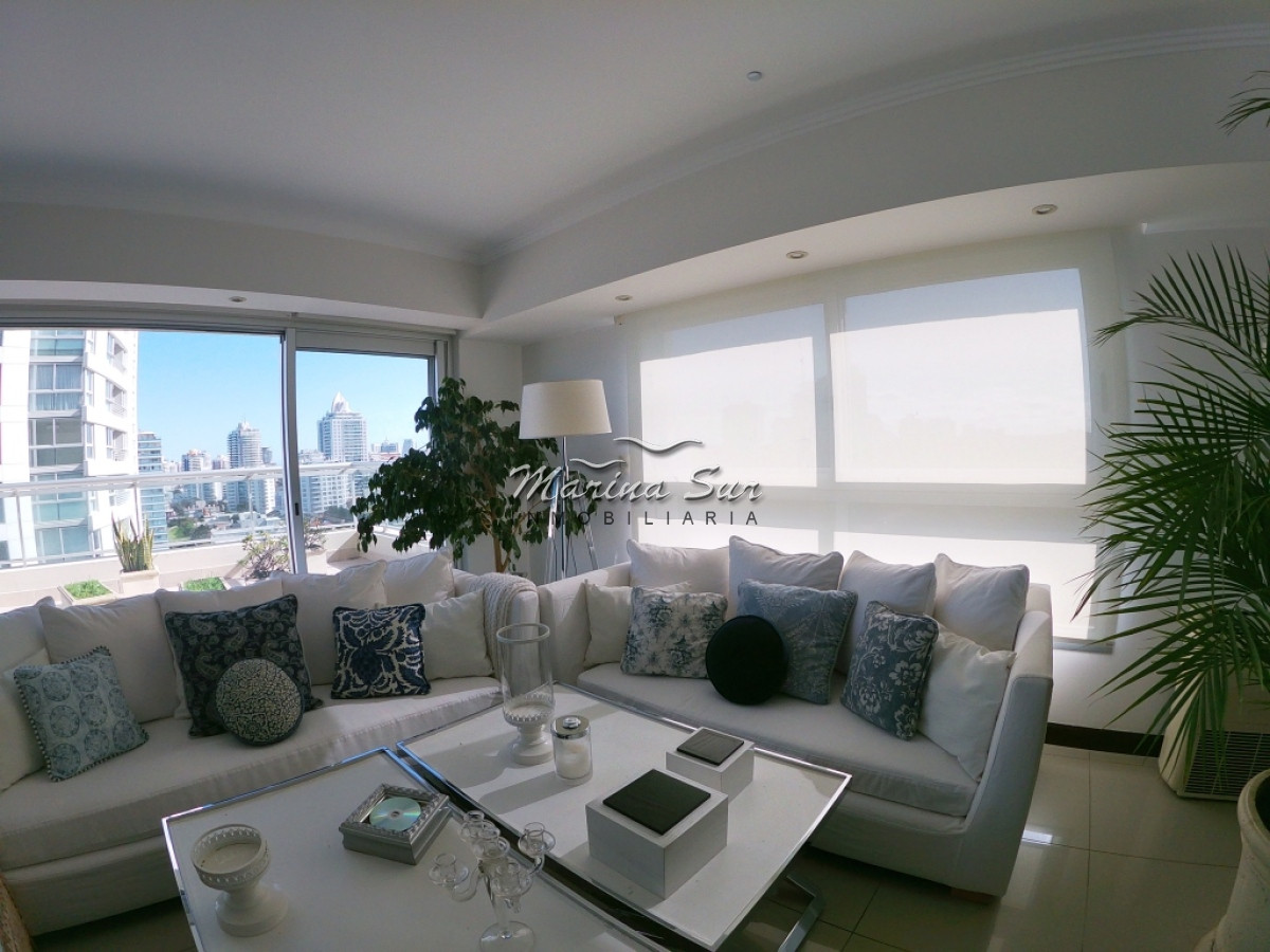 Apartamento ID.15 - Espectacular unidad de tres dormitorios en suite y dependencia de servicio que forma parte de uno de los edificios más exclusivos de Punta del Este