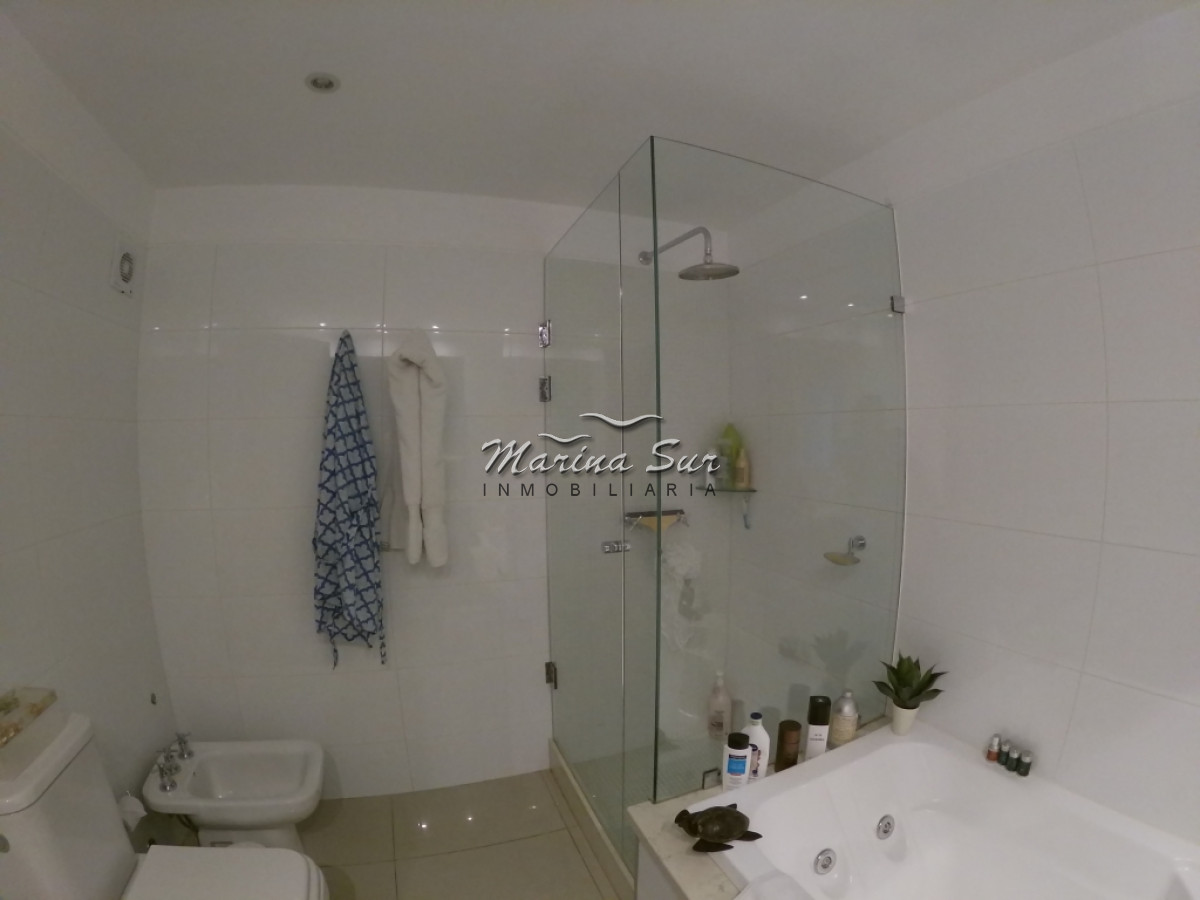 Apartamento ID.15 - Espectacular unidad de tres dormitorios en suite y dependencia de servicio que forma parte de uno de los edificios más exclusivos de Punta del Este