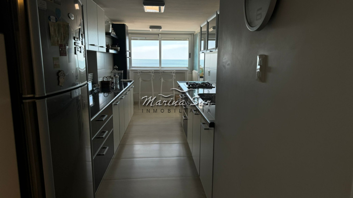 Apartamento ID.204 - Primera Fila Tiburon 1 - 3 dormitorios más servicio completo