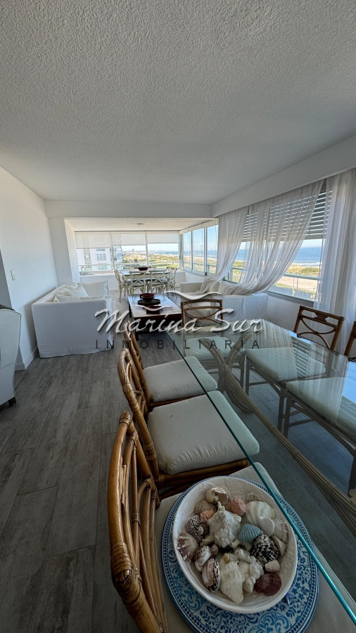 Apartamento ID.121 - Imperdible Primera Fila 3 dormitorios más servicio Alquiler de Verano