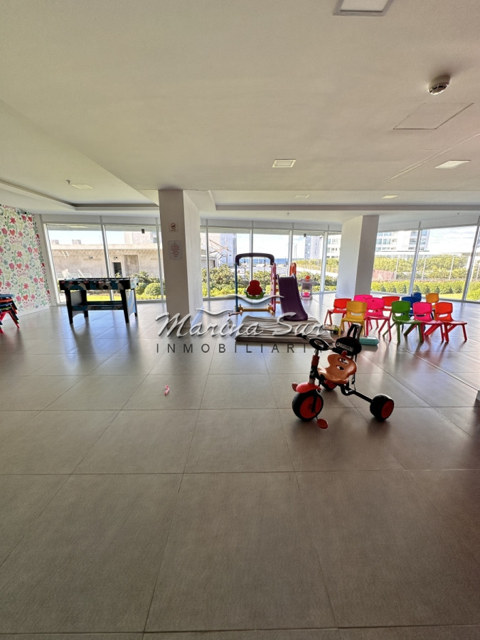 Apartamento ID.95 - Venta 2 Dormitorios en suite  mas dependencia y toilette Playa Brava 