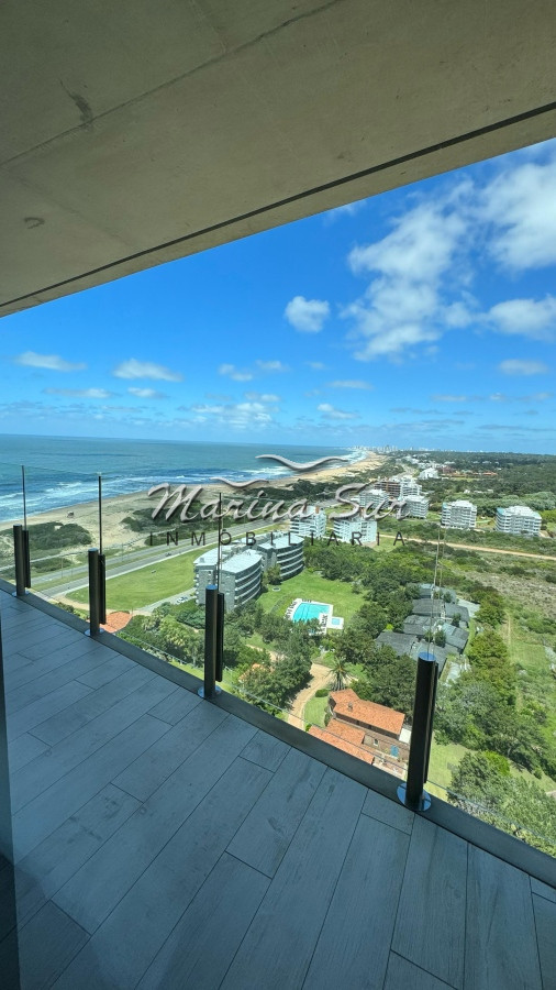 Apartamento ID.72 - Venta Apartamento Surfside 3 Dormitorios Piso Alto Sin Amoblar