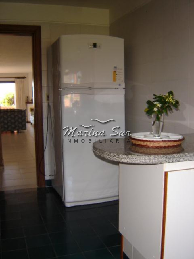 Apartamento ID.226 - En venta Edificio Barrenada Manantiales 3 Dormitorios y Servicio