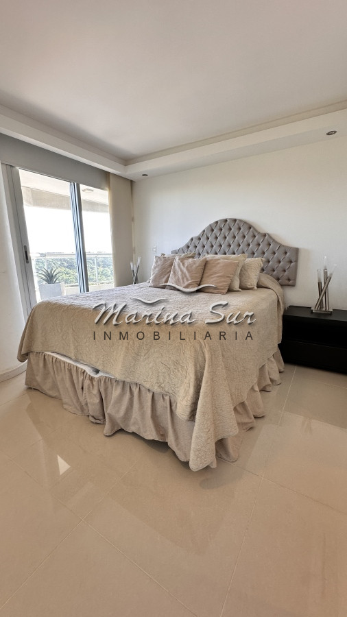 Apartamento ID.95 - Venta 2 Dormitorios en suite  mas dependencia y toilette Playa Brava 