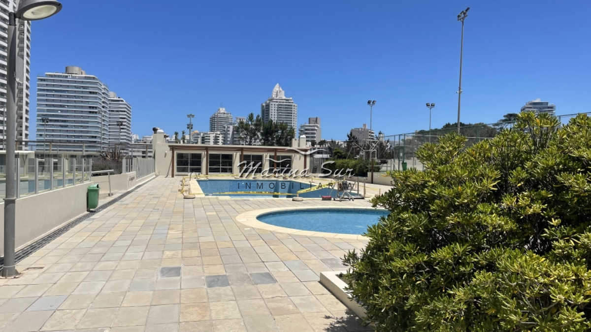 Apartamento ID.15 - Espectacular unidad de tres dormitorios en suite y dependencia de servicio que forma parte de uno de los edificios más exclusivos de Punta del Este