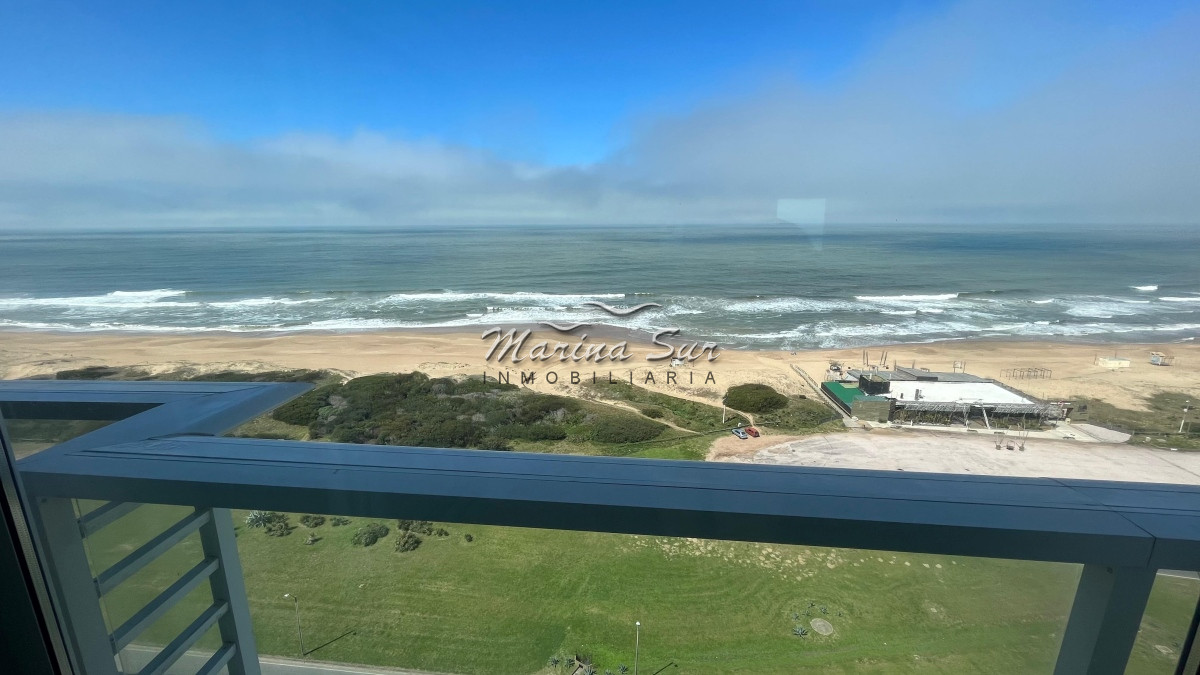 Apartamento ID.147 - Le Parc Torre ll - Increíble apartamento con vista al mar, 2 Suites y Servicio completo