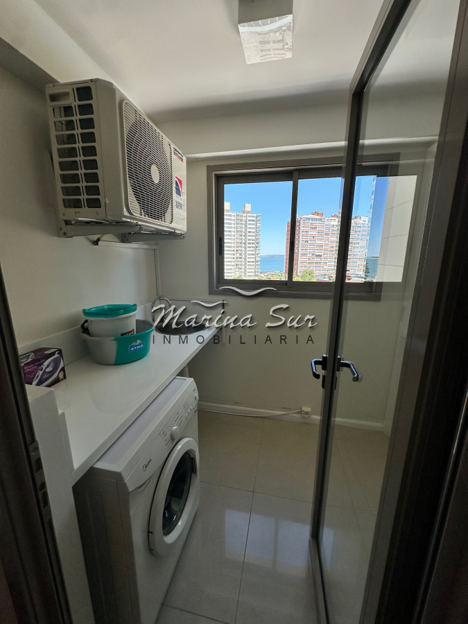 Apartamento ID.19 - Apartamento de tres dormitorios en primera fila Playa Brava, Edificio Torre Imperiale.