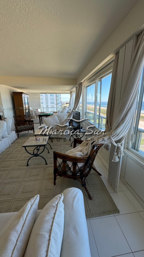 Apartamento ID.120 - Espectacular Primera Fila 3 Dormitorios más Servicio Alquiler de Verano