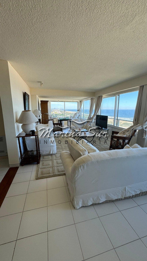 Apartamento ID.120 - Espectacular Primera Fila 3 Dormitorios más Servicio Alquiler de Verano