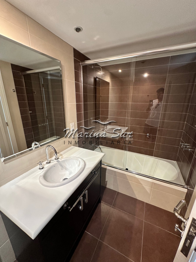 Apartamento ID.19 - Apartamento de tres dormitorios en primera fila Playa Brava, Edificio Torre Imperiale.