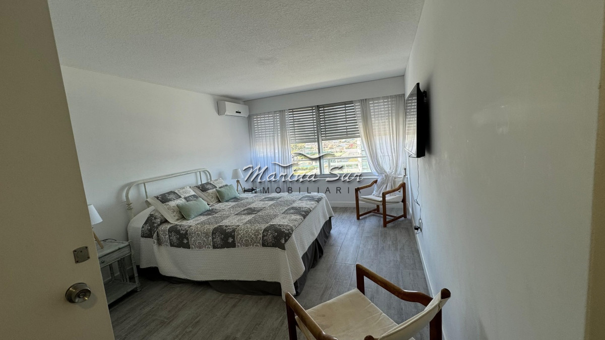 Apartamento ID.121 - Imperdible Primera Fila 3 dormitorios más servicio Alquiler de Verano