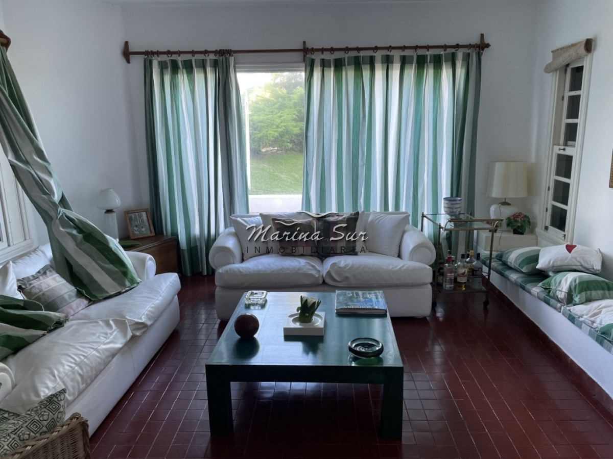 Apartamento ID.24 - Apartamento 3 dormitorios y servicio, ubicado en primera fila de Playa Brava, barrio San Rafael.