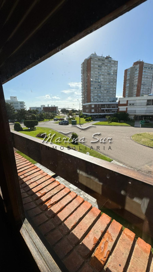 Apartamento ID.69 - Venta y Alquiler 2 dormitorios 2 baños P. 5 Playa Mansa
