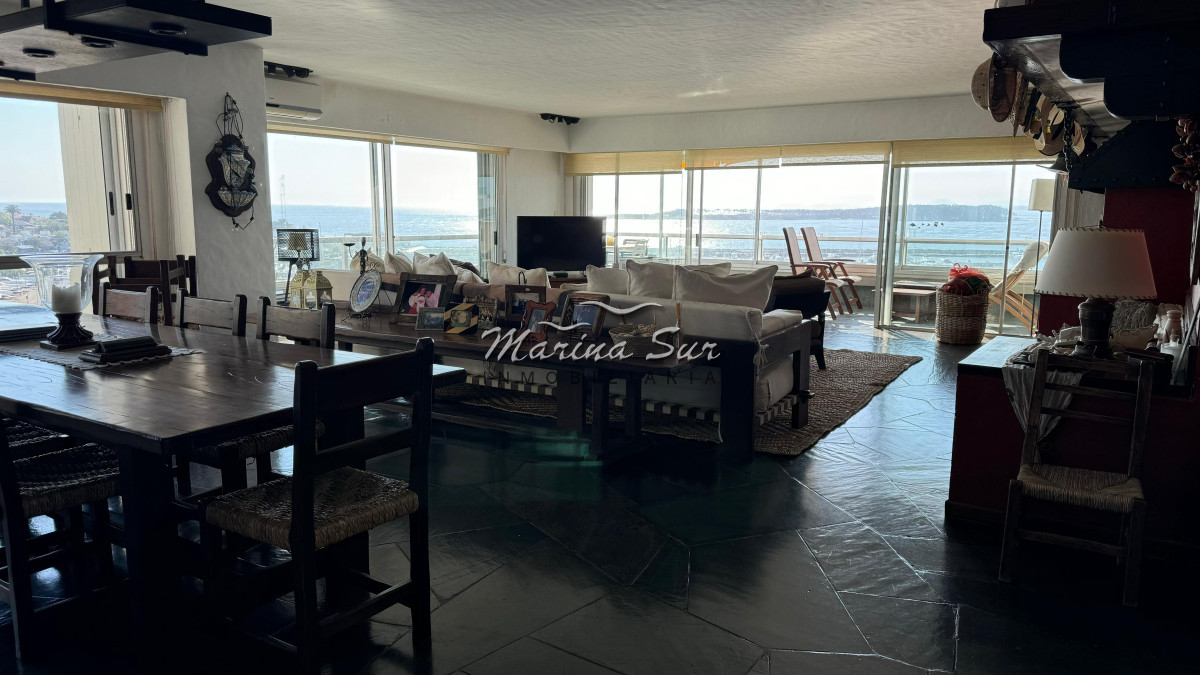 Apartamento ID.168 - Alquiler temporario edificio Monarca 4 Dormitorios en suite