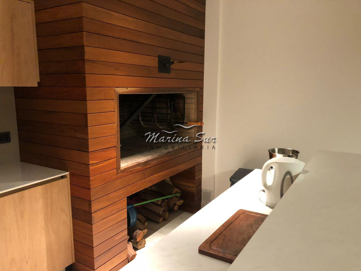 Apartamento ID.76 - En Venta y Alquiler Temporario Surfside 3 Dormitorios 4 Baños