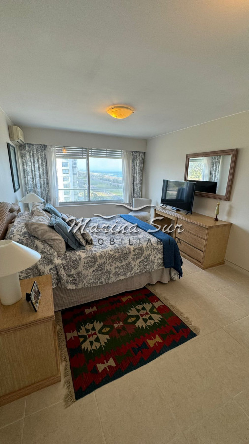 Apartamento ID.124 - Alquiler de Verano- Tiburón 1 - 3 dormitorios más servicio con baño