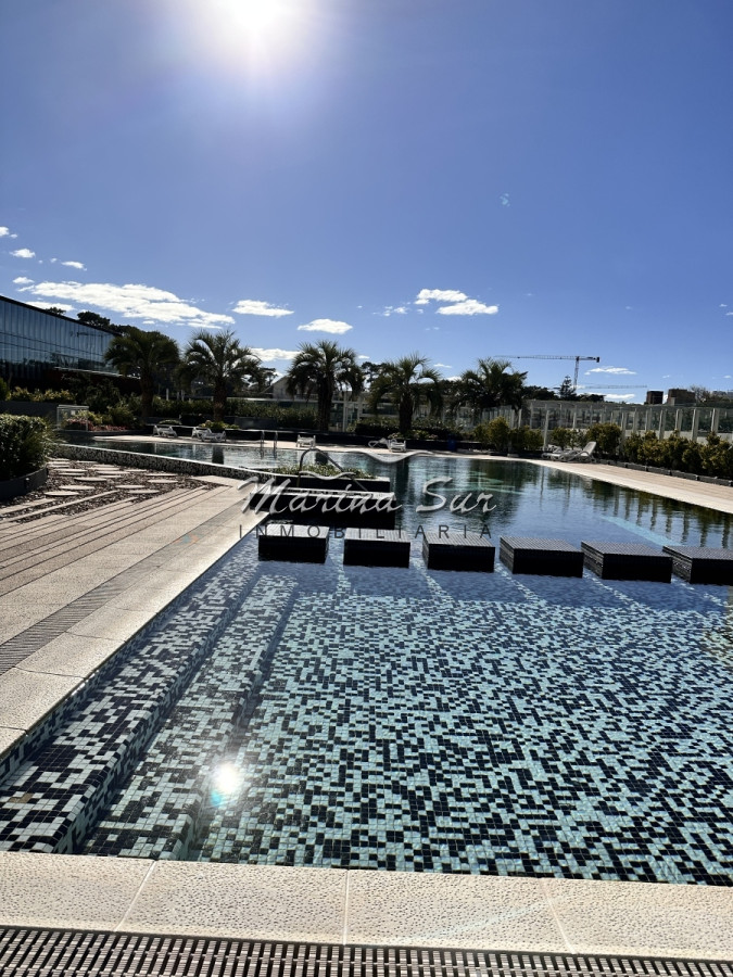 Apartamento ID.95 - Venta 2 Dormitorios en suite  mas dependencia y toilette Playa Brava 