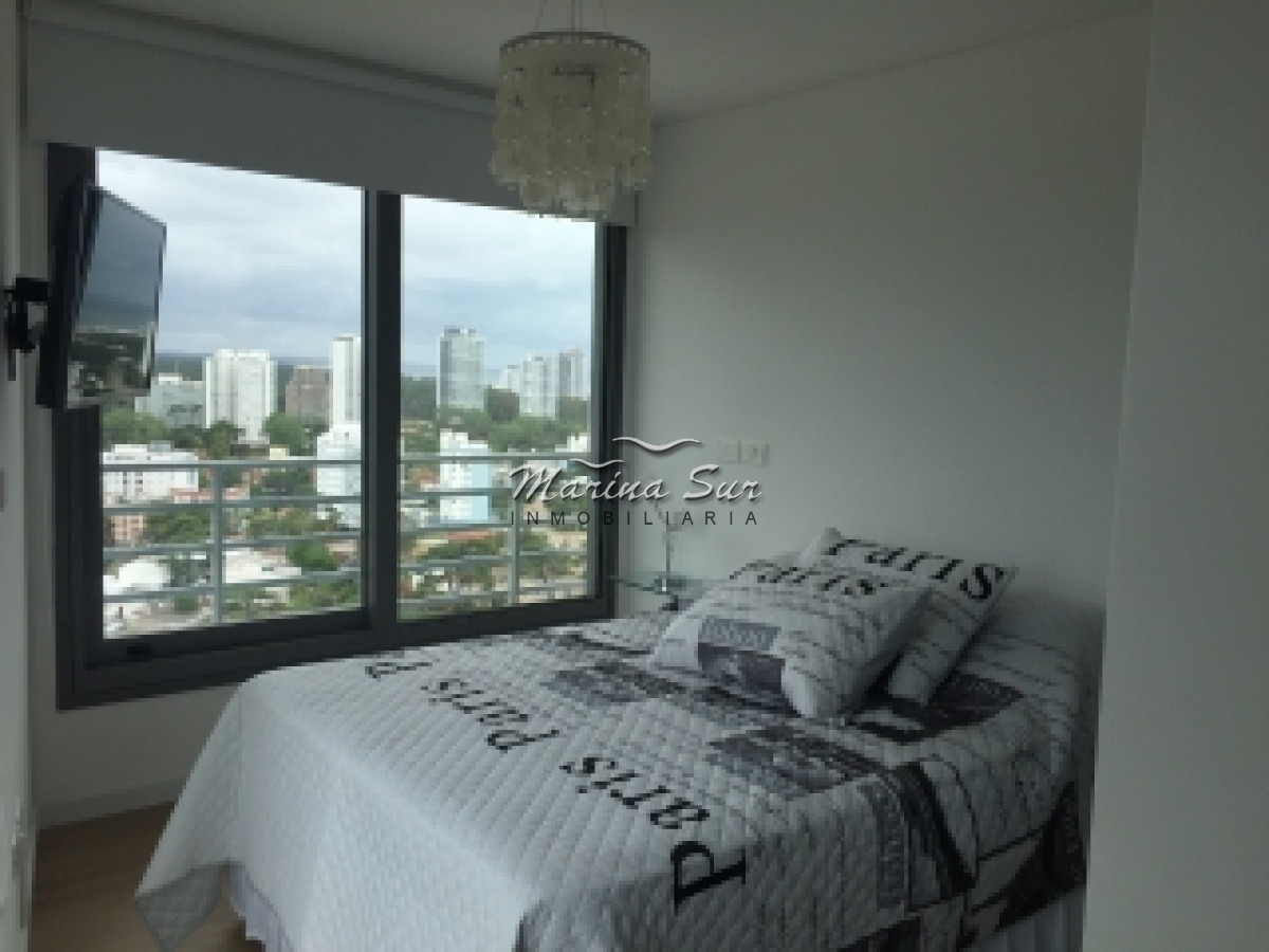 Apartamento ID.47 - Unidad disponible para la venta y alquiler temporal, Playa Mansa, Punta del Este, Uruguay.