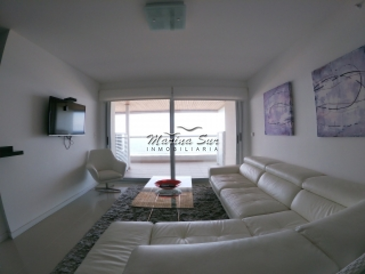 Apartamento ID.31 - Apartamento con terraza a Playa Brava a la venta, excelente ubicación y amenities. Playa Brava, Punta del Este, Uruguay.