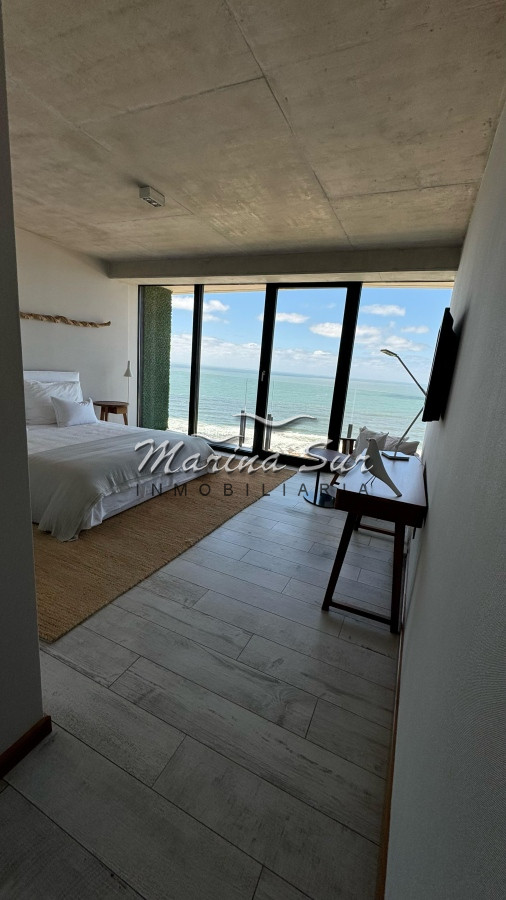 Apartamento ID.72 - Venta Apartamento Surfside 3 Dormitorios Piso Alto Sin Amoblar