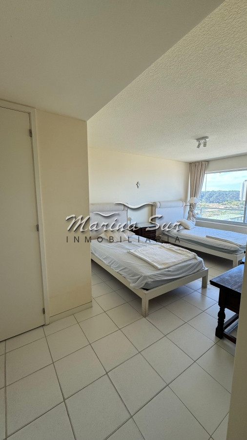 Apartamento ID.120 - Espectacular Primera Fila 3 Dormitorios más Servicio Alquiler de Verano