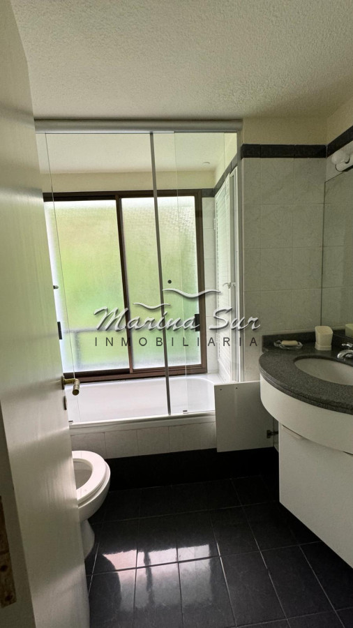 Apartamento ID.62 - Alquiler Anual Invernal 4 dormitorios 4 baños Excelente Zona Puerto