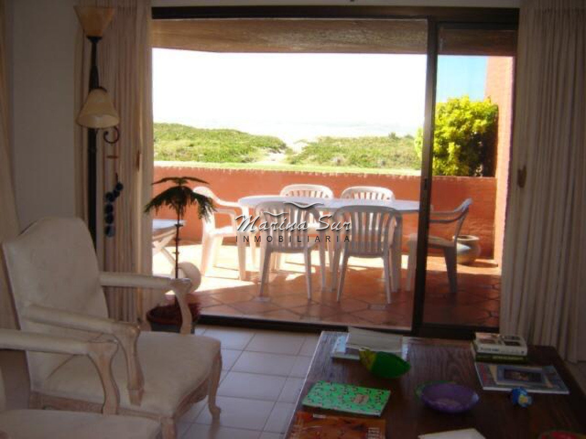 Apartamento ID.226 - En venta Edificio Barrenada Manantiales 3 Dormitorios y Servicio