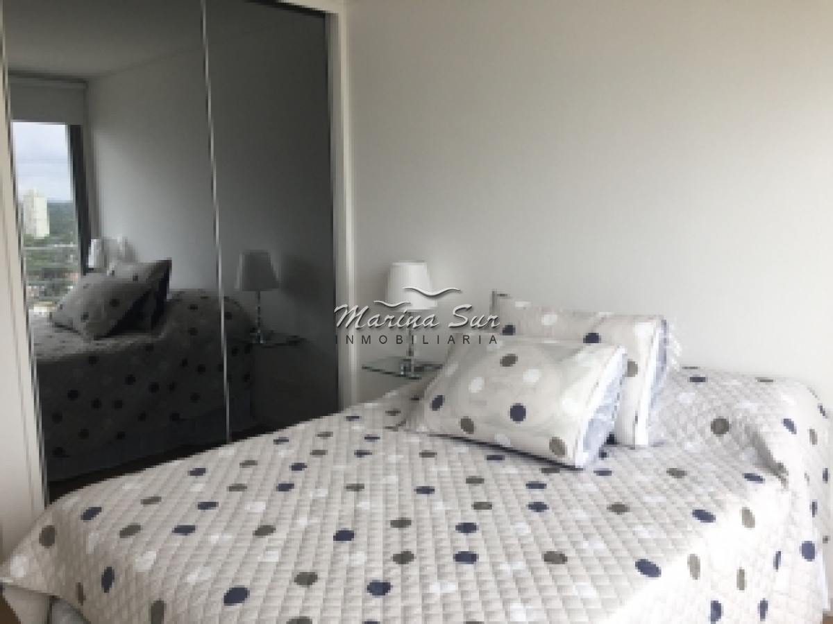 Apartamento ID.47 - Unidad disponible para la venta y alquiler temporal, Playa Mansa, Punta del Este, Uruguay.
