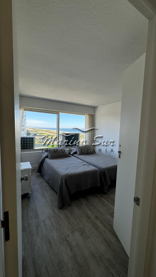 Apartamento ID.121 - Imperdible Primera Fila 3 dormitorios más servicio Alquiler de Verano