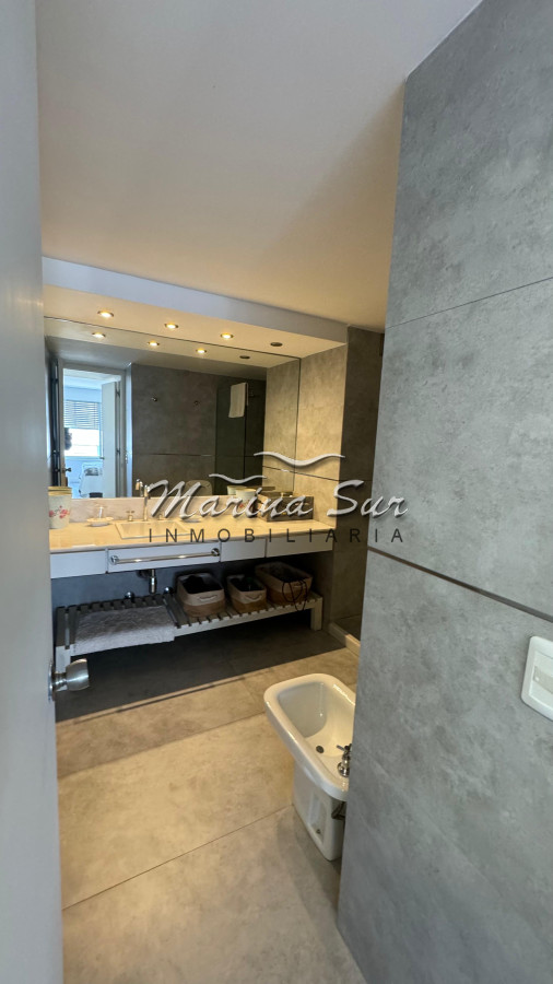 Apartamento ID.121 - Imperdible Primera Fila 3 dormitorios más servicio Alquiler de Verano