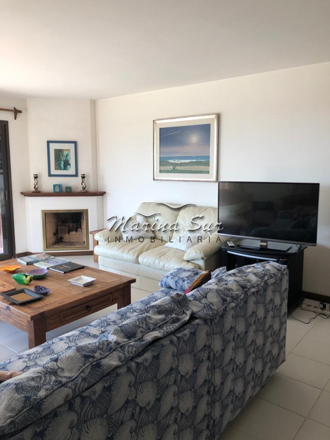 Apartamento ID.226 - En venta Edificio Barrenada Manantiales 3 Dormitorios y Servicio