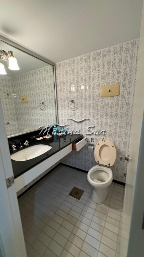 Apartamento ID.120 - Espectacular Primera Fila 3 Dormitorios más Servicio Alquiler de Verano