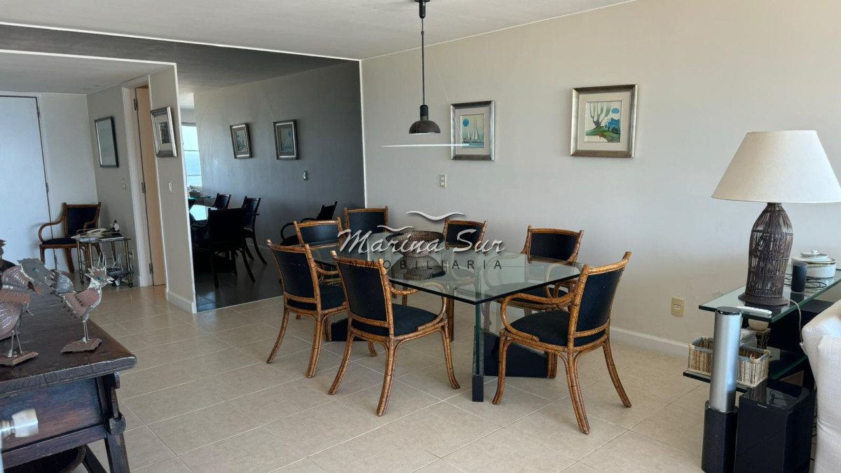 Apartamento ID.124 - Alquiler de Verano- Tiburón 1 - 3 dormitorios más servicio con baño