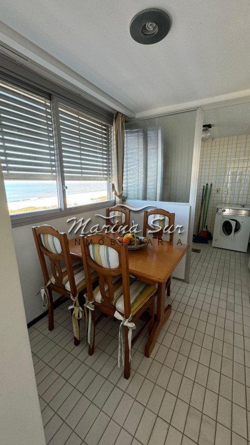Apartamento ID.120 - Espectacular Primera Fila 3 Dormitorios más Servicio Alquiler de Verano